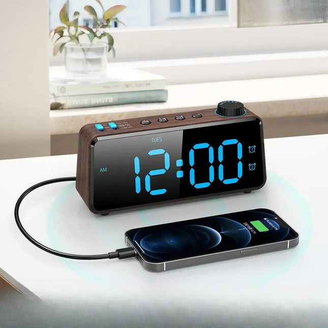 Radiobudzik cyfrowy zasilany sieciowo