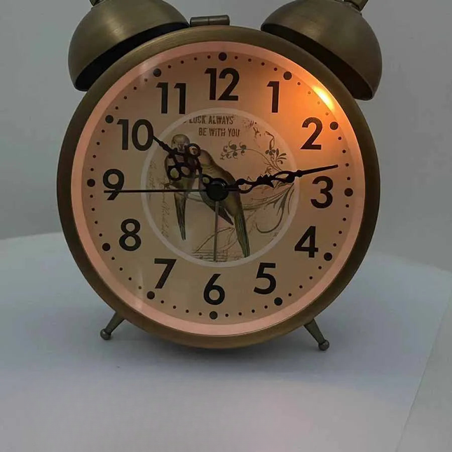 Mosiężny budzik retro z dzwonkami
