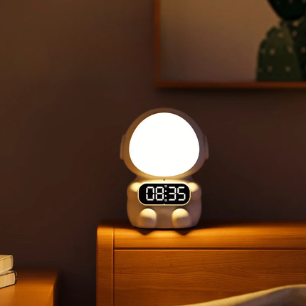 Dziecięcy budzik astronauta z lampką nocną