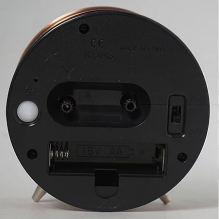 Mały cichy budzik analogowy ze wskazówkami