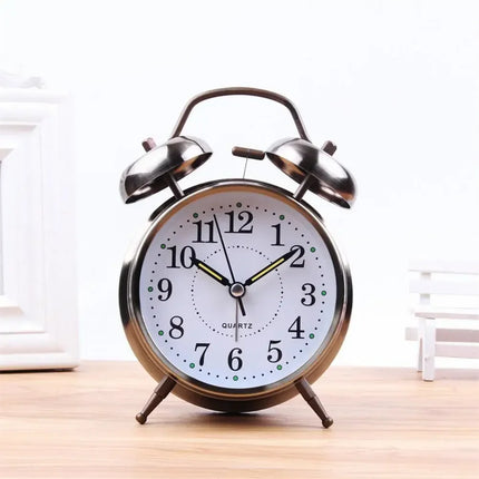 Mały budzik retro z dwoma dzwonkami