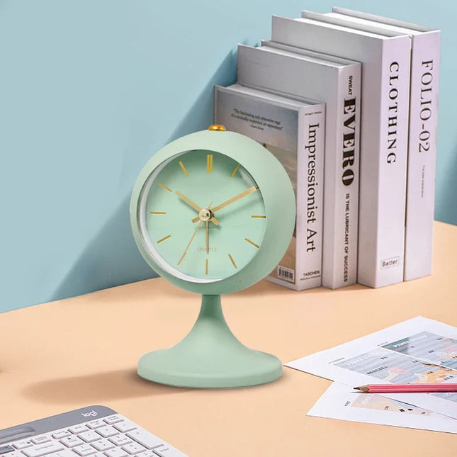 Stylowy budzik retro na stojaku