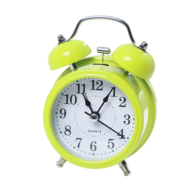 Klasyczny budzik vintage z głośnymi dzwonkami