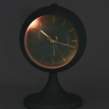 Stylowy budzik retro na stojaku