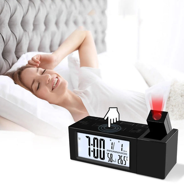 Cyfrowy budzik z projektorem na sufit