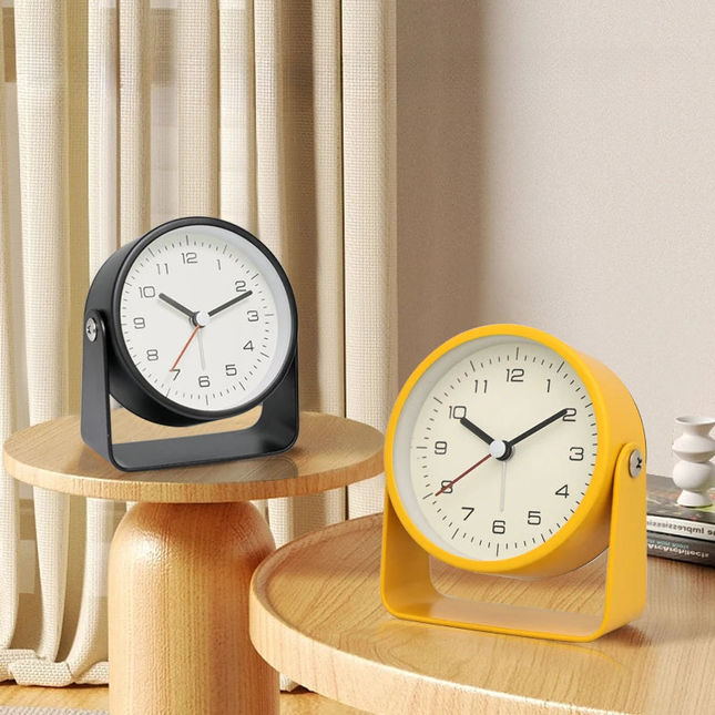 Cichy budzik analogowy bez tykania