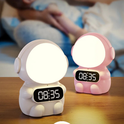 Dziecięcy budzik astronauta z lampką nocną