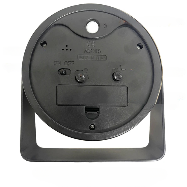 Nowoczesny designerski budzik zasilany bateriami