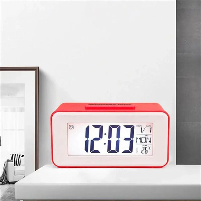 Mały budzik cyfrowy na baterie