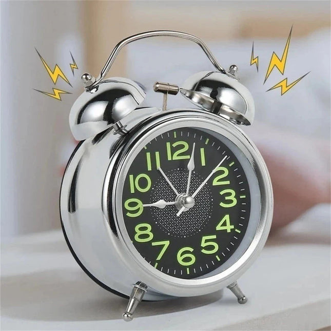 Głośny budzik retro ze świecącymi cyframi