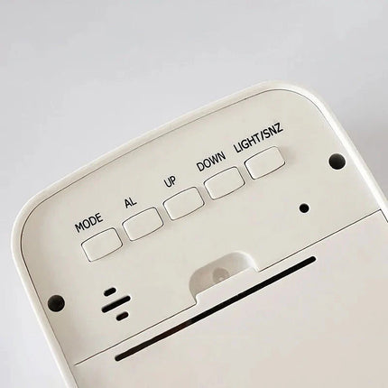 Budzik cyfrowy na baterie z czujnikiem zmierzchu