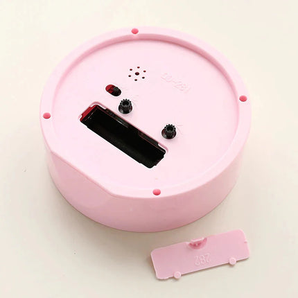 Klasyczny budzik analogowy na stolik nocny