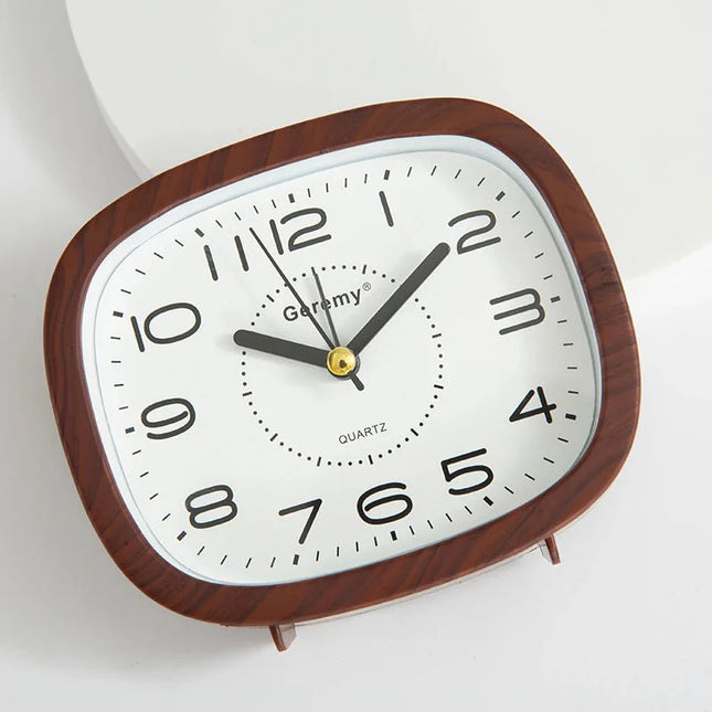 Analogowy budzik z dużymi cyframi