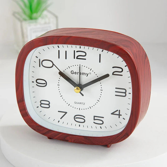 Analogowy budzik z dużymi cyframi