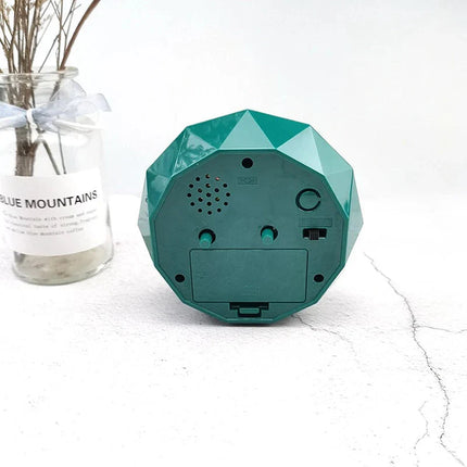 Budzik wskazówkowy z dużymi cyframi