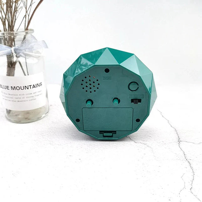 Budzik wskazówkowy z dużymi cyframi