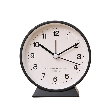 Cichy budzik analogowy na stolik nocny