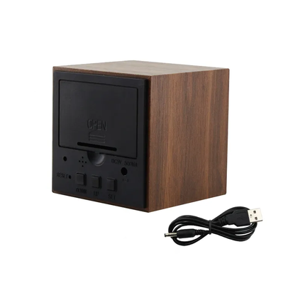 Drewniany budzik w kształcie kostki LED