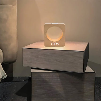 Designerski drewniany budzik z lampką nocną