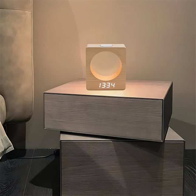 Designerski drewniany budzik z lampką nocną