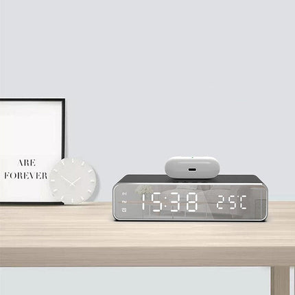 Budzik z ładowarką indukcyjną i termometrem