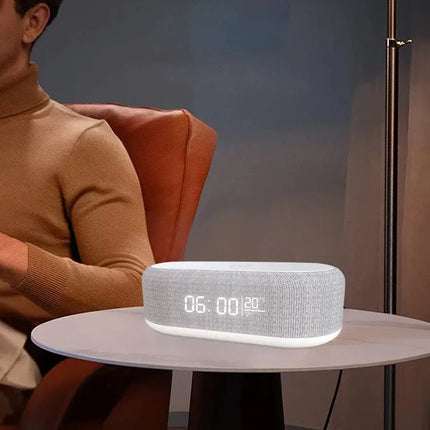 Głośnik budzik z ładowaniem bezprzewodowym