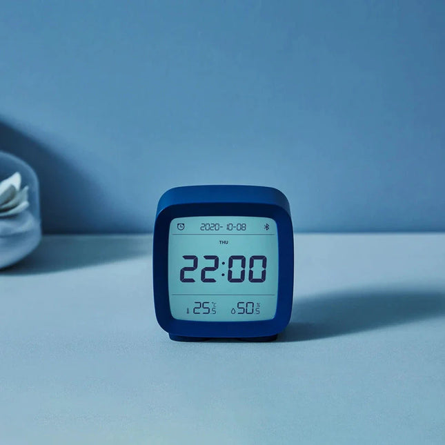 Turystyczny budzik cyfrowy na baterie