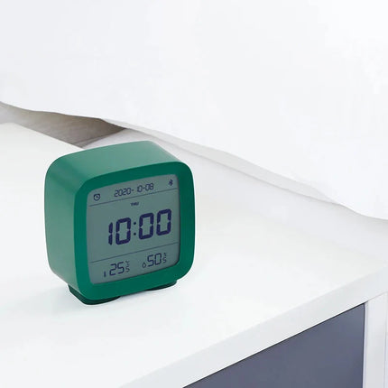 Nowoczesny budzik podróżny na baterie