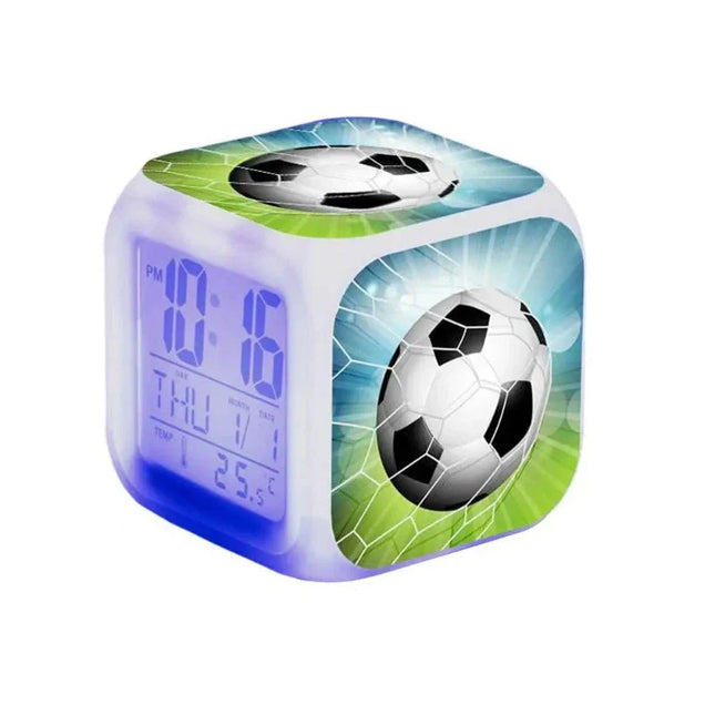 Cyfrowy budzik kostka z motywem piłkarskim