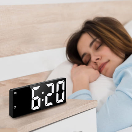 Lustrzany budzik LED na baterie