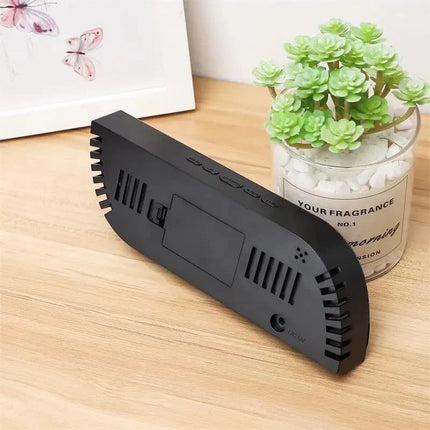 Podświetlany budzik cyfrowy na baterie