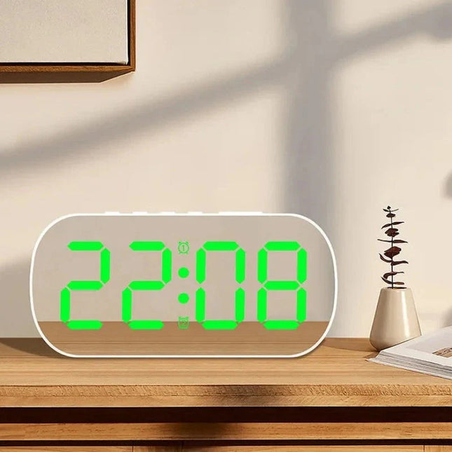 Lustrzany budzik z dużymi cyframi