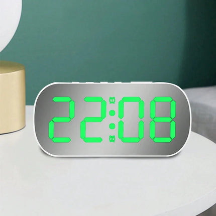 Lustrzany budzik z dużymi cyframi