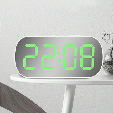 Lustrzany budzik z dużymi cyframi