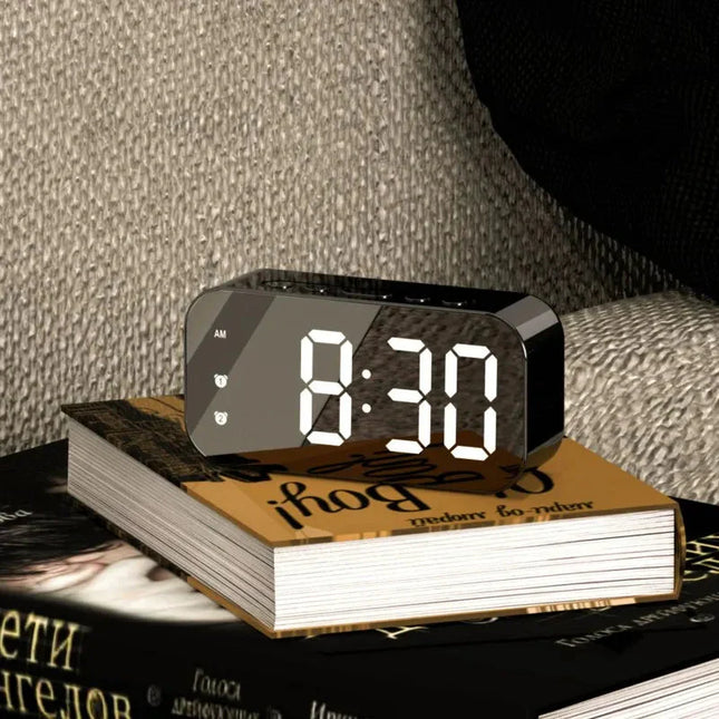 Nowoczesny lustrzany budzik LED