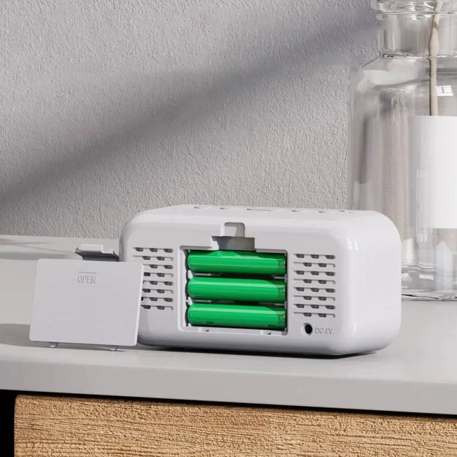 Nowoczesny lustrzany budzik LED