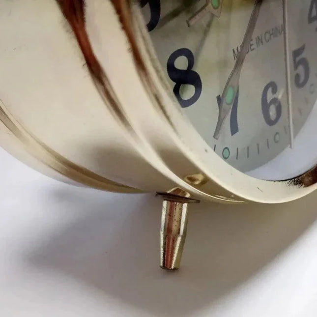 Nakręcany budzik mechaniczny w stylu retro