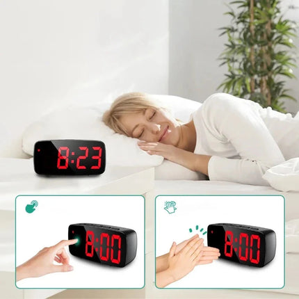 Budzik cyfrowy z czerwonym wyświetlaczem LED