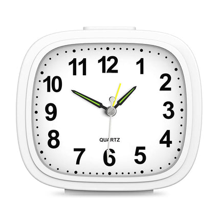 Prosty i czytelny budzik analogowy kwarcowy