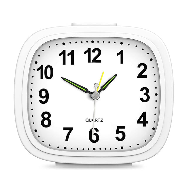 Prosty i czytelny budzik analogowy kwarcowy
