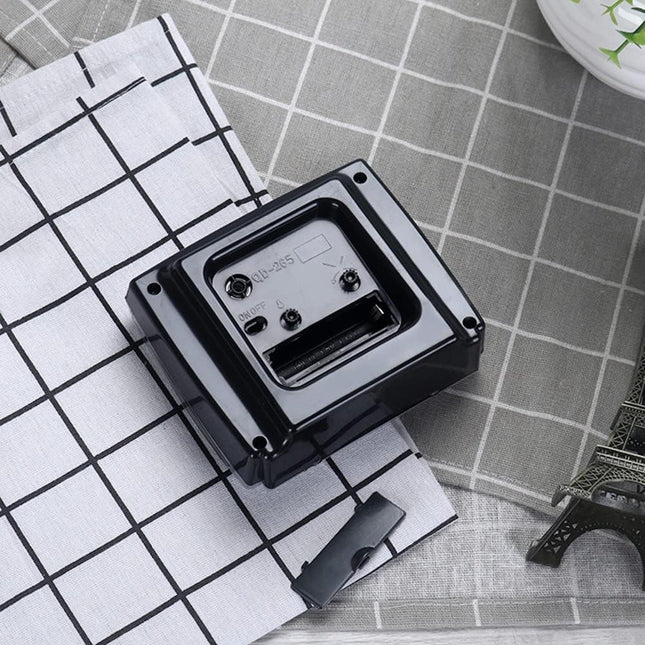 Czytelny budzik analogowy dla seniora