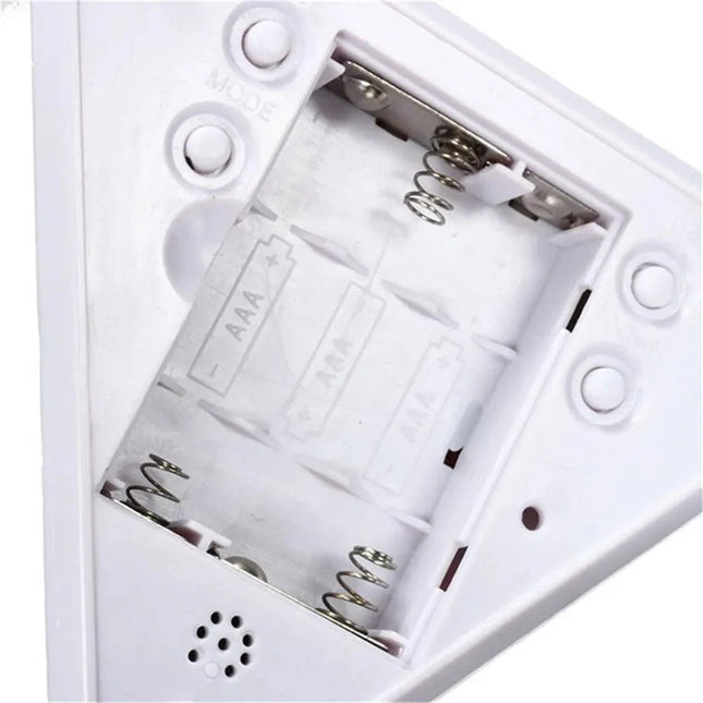 Budzik piramida z lampką zmieniającą kolory