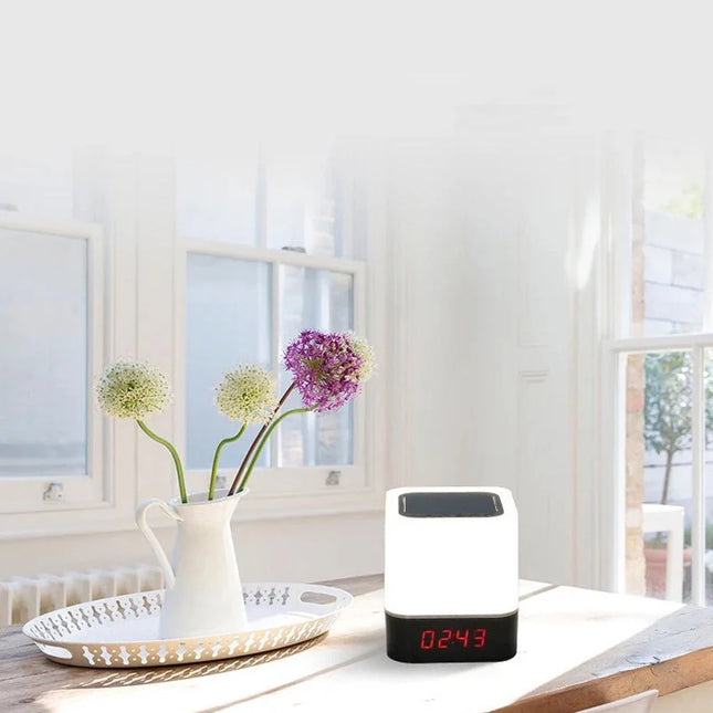 Budzik lampka nocna ze zmianą kolorów