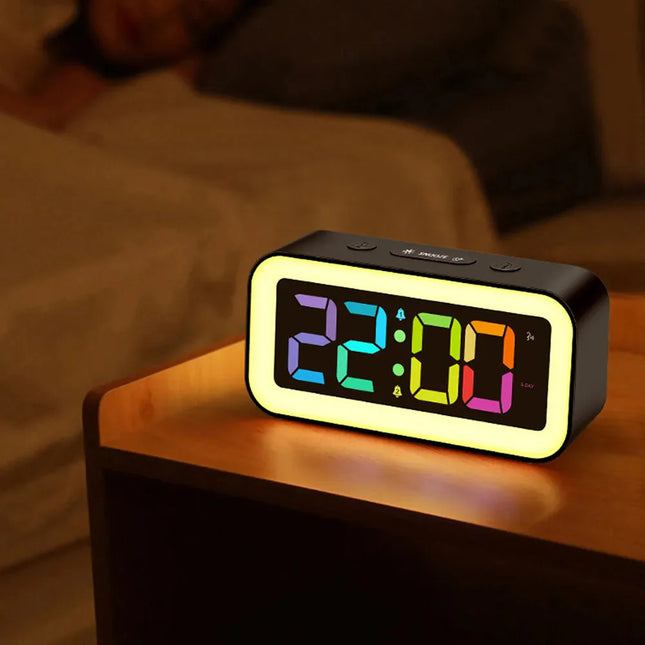 Cyfrowy budzik z podświetleniem RGB LED
