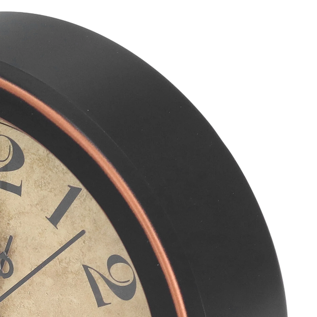 Okrągły budzik stołowy w stylu retro