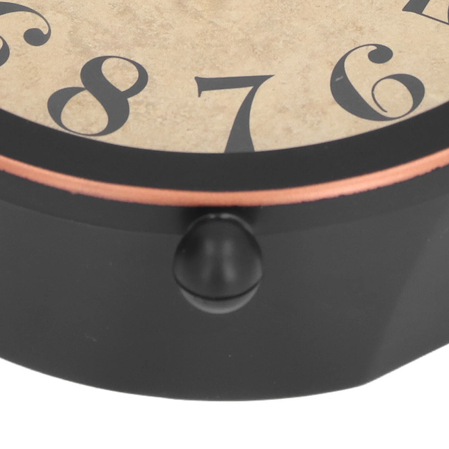 Okrągły budzik stołowy w stylu retro