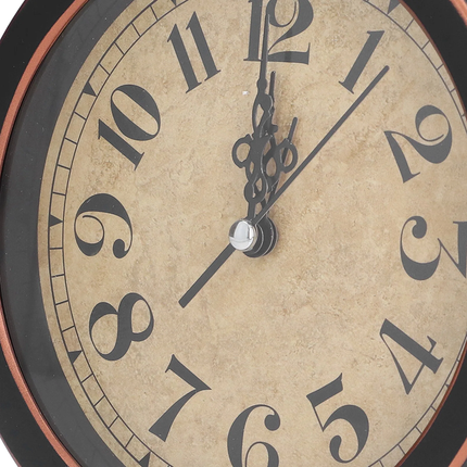 Okrągły budzik stołowy w stylu retro