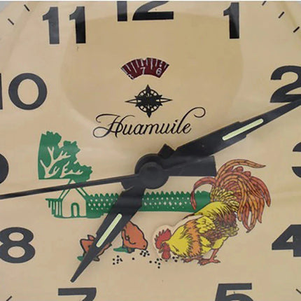 Stary okrągły budzik mechaniczny retro